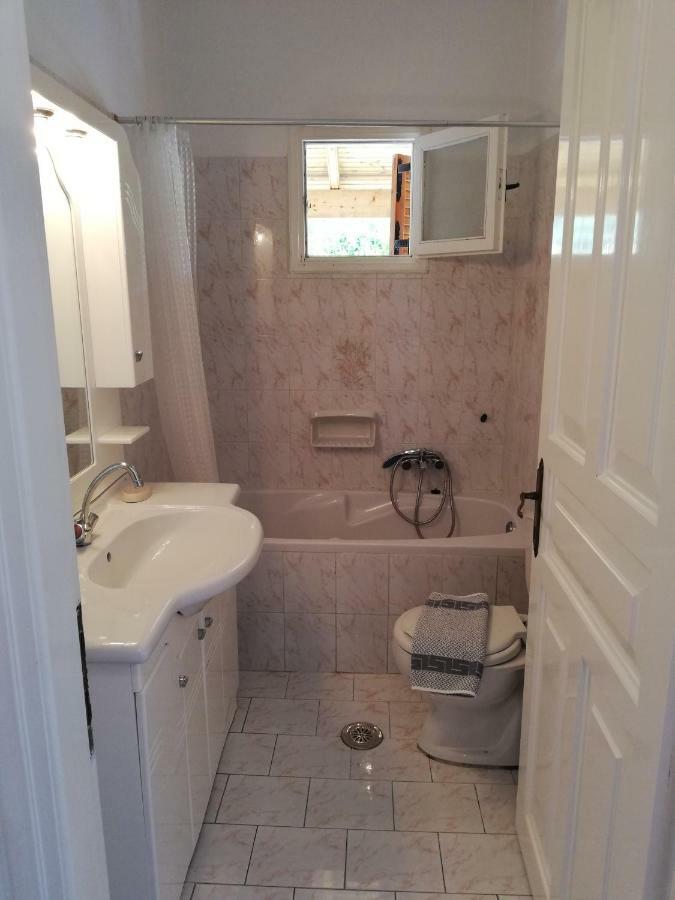 Lemonia Apartment Afión Dış mekan fotoğraf